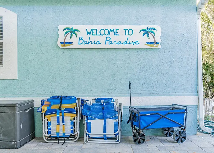 Waterfront Family Compound - Free Golf Cart, Paddleboards, Heated Pool, Golden Tee 2025 Arcade Game Ferienhaus *