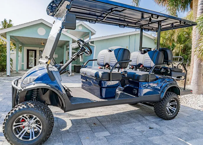 Ferienhaus Waterfront Family Compound - Free Golf Cart, Paddleboards, Heated Pool, Golden Tee 2025 Arcade Game