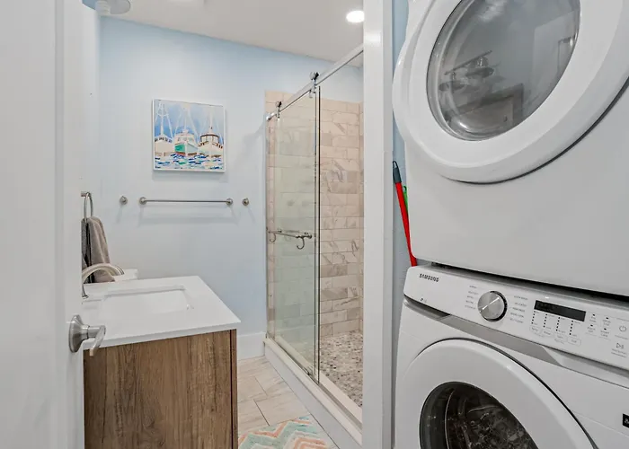 Waterfront Family Compound - Free Golf Cart, Paddleboards, Heated Pool, Golden Tee 2025 Arcade Game Ferienhaus Clearwater Beach