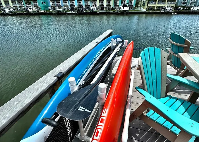 Waterfront Family Compound - Free Golf Cart, Paddleboards, Heated Pool, Golden Tee 2025 Arcade Game Ferienhaus *