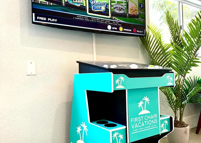 Waterfront Family Compound - Free Golf Cart, Paddleboards, Heated Pool, Golden Tee 2025 Arcade Game Ferienhaus Clearwater Beach